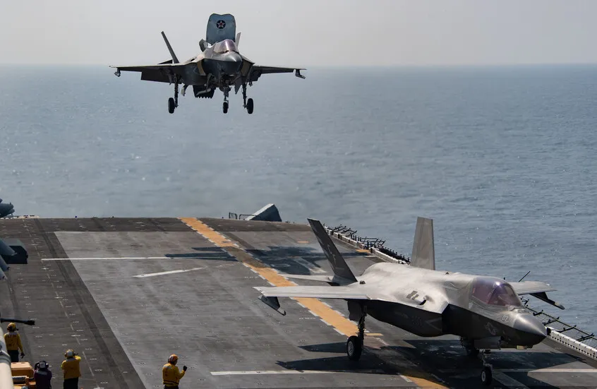 تعزيزات عسكرية غير مسبوقة.. أكثر من 50 مقاتلة تصل المنطقة خلال 24 ساعة استعدادا لضرب إيران